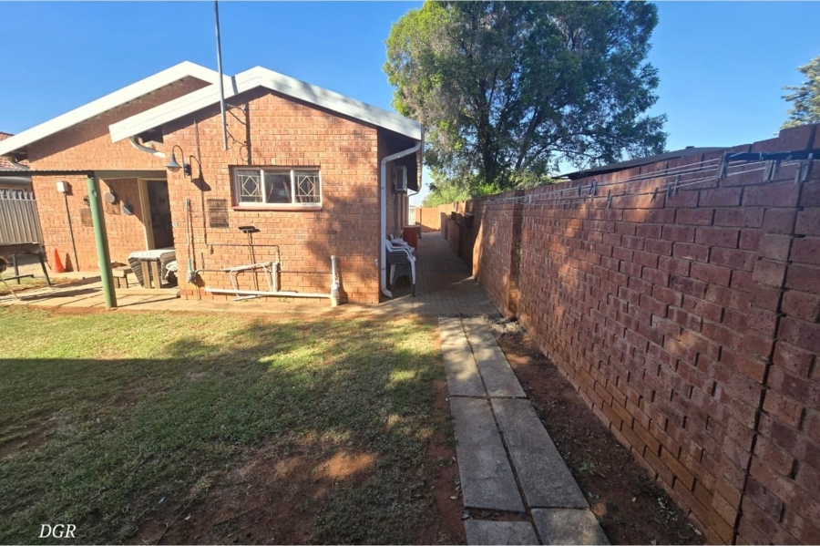 7 Bedroom Property for Sale in Cassandra Northern Cape